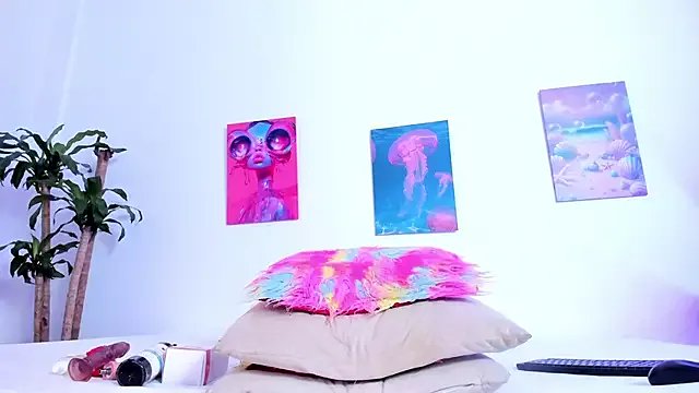 alana_111 on StripChat 