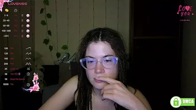 Alicia_redfollow on StripChat 