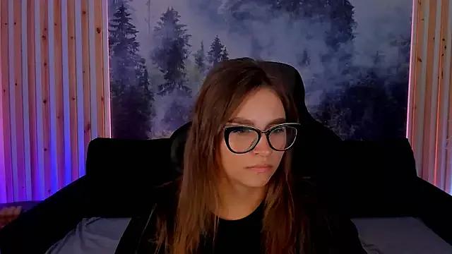 AlieraJons on StripChat 