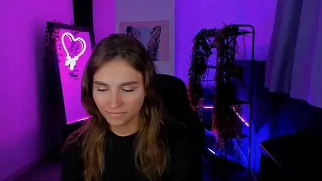 AlieraJons on StripChat 