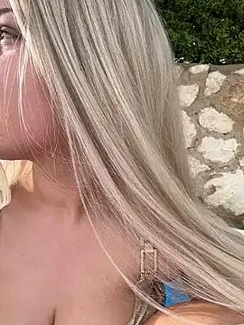 AlliceRosse on StripChat 