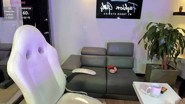 AmbarFoxx_ on StripChat