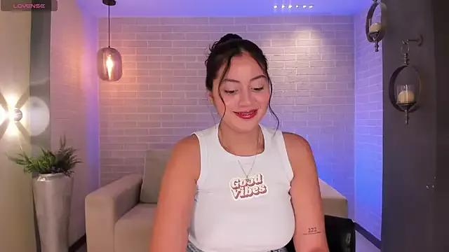 AmbarJames_ on StripChat 