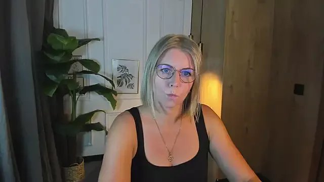 Annie_Light on StripChat 