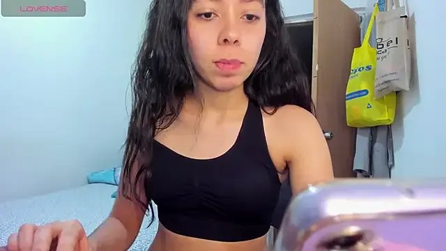 Annie_rosse1017 on StripChat 