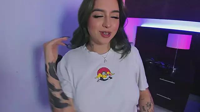 AnnikaMerliahh_ on StripChat 