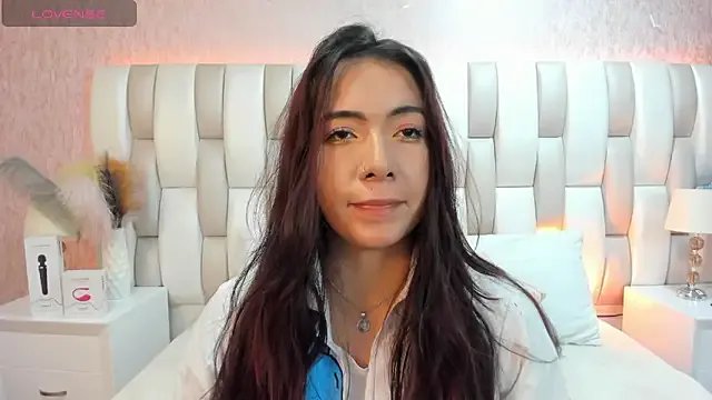 Ari_lynn_ on StripChat