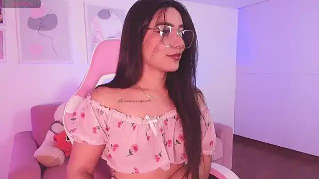 ariana_bae_ on StripChat 