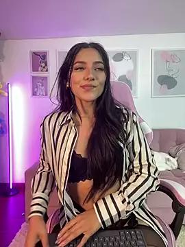 ariana_bae_ on StripChat 