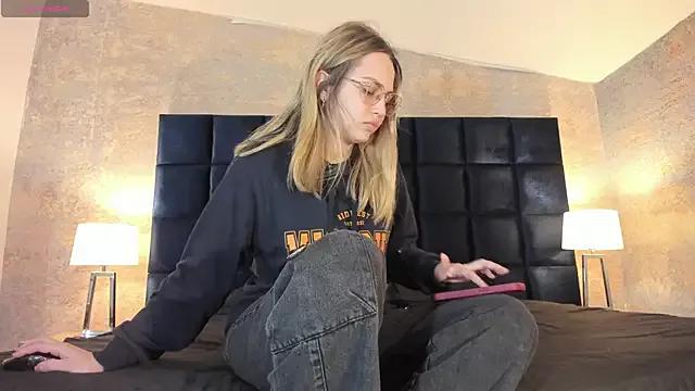 Freechat Ary1_ on StripChat