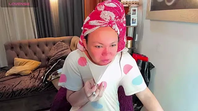 AsianHotieTS on StripChat