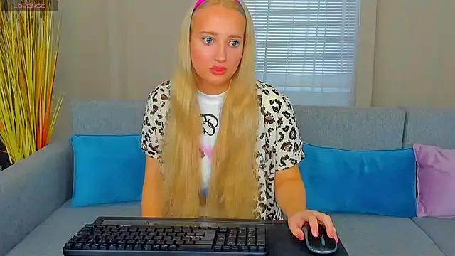 Watch AuroraSkyee, she wants to masturbate for you AuroraSkyee from StripChat