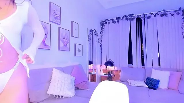 Bella_ev on StripChat