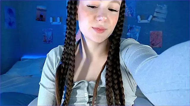 Bella_Garcia on StripChat