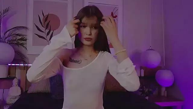 BellaSecrett on StripChat 