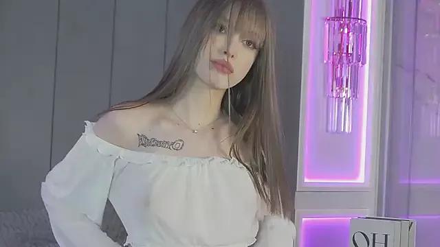 BellaSecrett on StripChat 