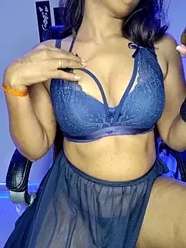 Freechat Black-Pearll on StripChat