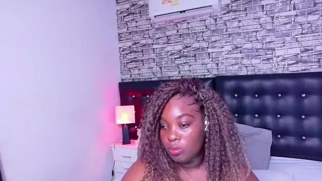 black_pussydoll on StripChat 