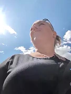 Canadian_BBW on StripChat