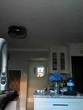 Canadian_BBW on StripChat