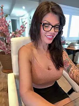 CarlaConnor80 on StripChat 