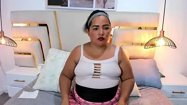 Chanel_hottest on StripChat