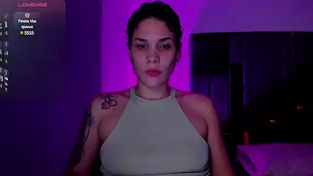 Charlee_pink on StripChat 
