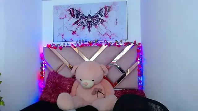 Charlotte_cute18 on StripChat 
