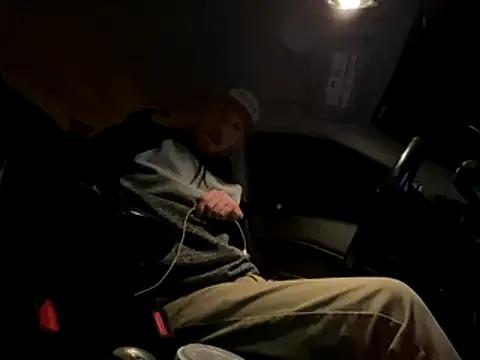 Watch StripChat's Chazington90 Chazington90 from StripChat