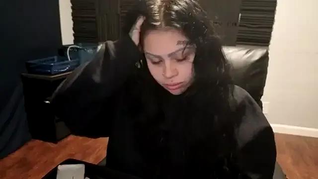 Group chicanachic13 on StripChat