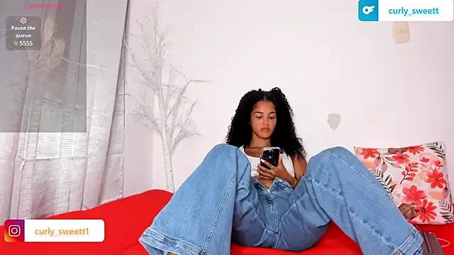 curly_sweett1 on StripChat 