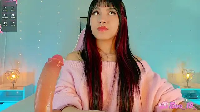 cuteezoe — Bra Off 