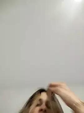cuteluci_ on StripChat 