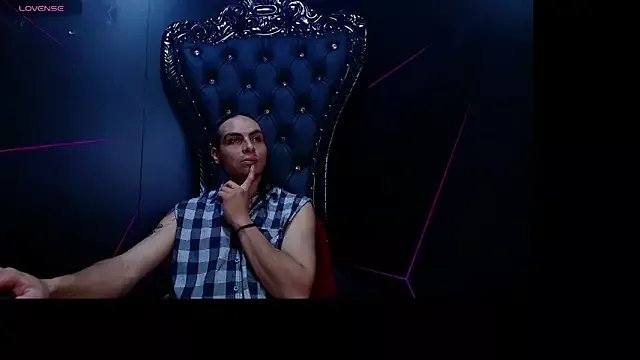 Freechat damian_and_tiana on StripChat