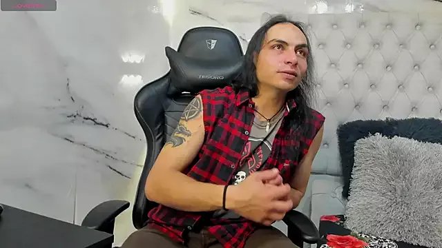 Freechat damian_and_tiana on StripChat