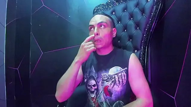 Freechat damian_and_tiana on StripChat