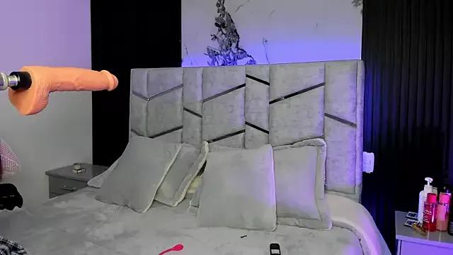 Freechat daniiphoeniixx on StripChat