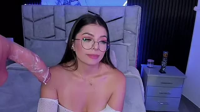 Freechat daniiphoeniixx on StripChat