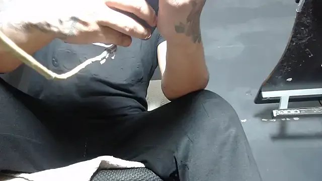 Freechat DickMasterfindom on StripChat