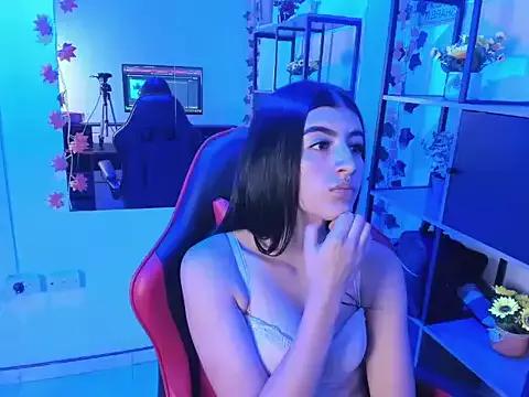 Dulce_Adamss on StripChat 