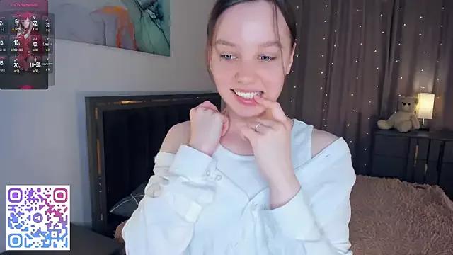 Freechat EdinaCordner on StripChat