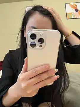 ella-ys from StripChat