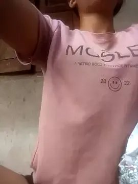 emaame68 on StripChat 