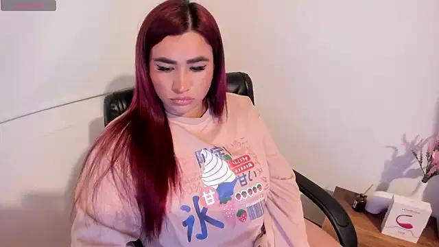 EmaGw on StripChat 
