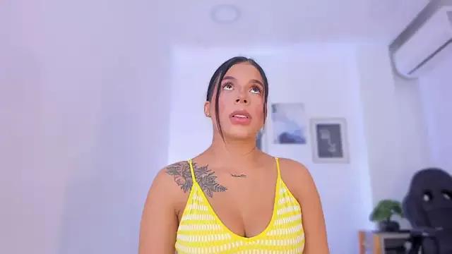 emelie_89 on StripChat 