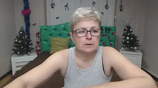 EmiliaGree from StripChat