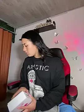 Private emily_22x on StripChat