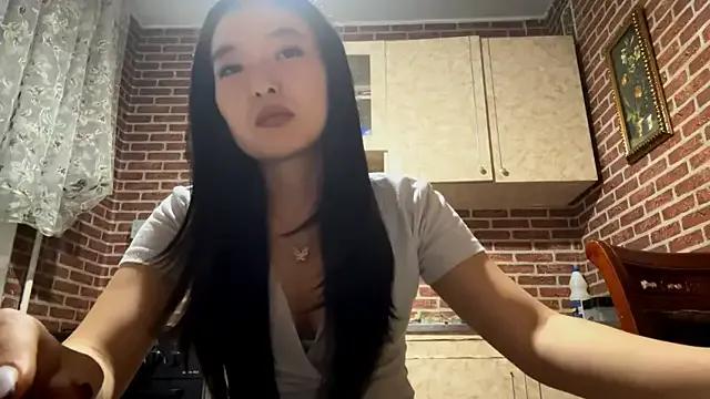 Freechat EmmaLeexth on StripChat