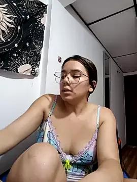 EmmaSulivan on StripChat 
