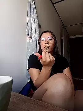 EmmaSulivan on StripChat 